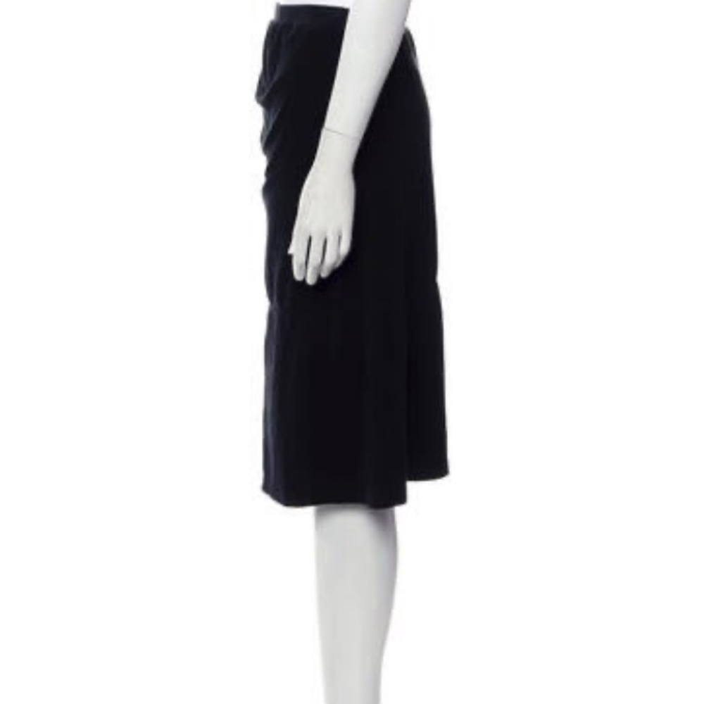 Burberry Terry cloth skirt. Great for work or play. NWT . Sz medium. Fits 6-8